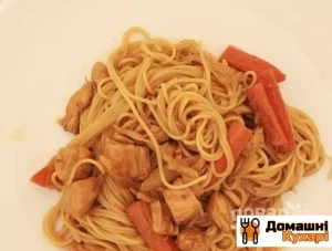 Макарони з соєвим соусом