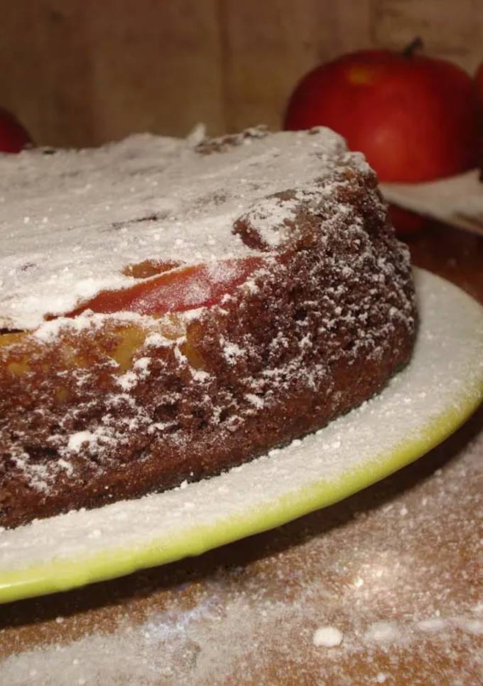 Манник з карамельними яблуками