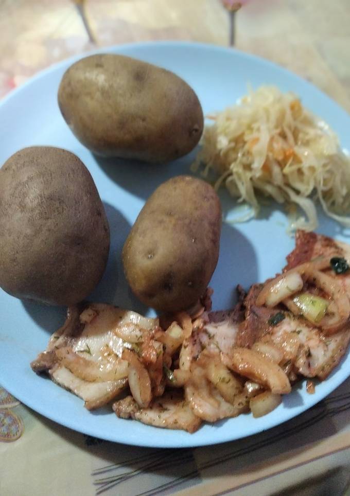 Мариноване сало з цибулею і оцтом