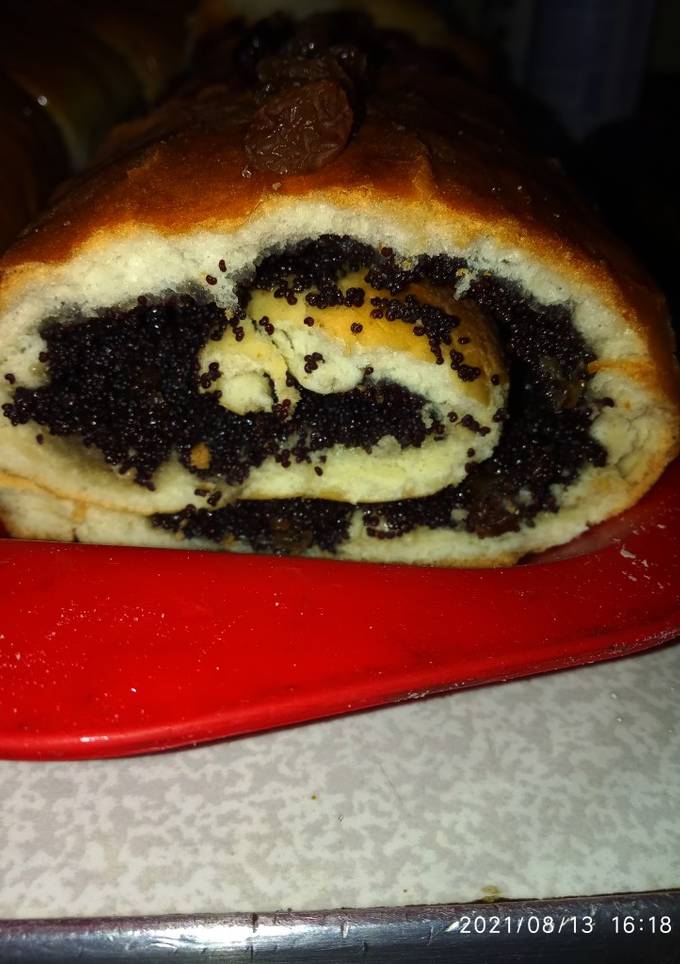 Медовий рулет з маком
