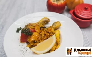 Паелья з морепродуктами і куркою