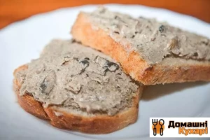 Паштет з печінки і грибів