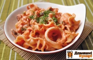 Паста з морепродуктами в томатному соусі
