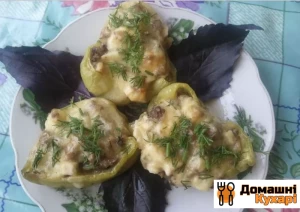 Перець, фарширований грибами і сиром