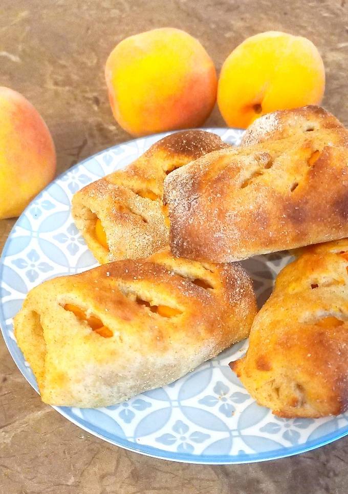 Пиріжки з абрикосами
