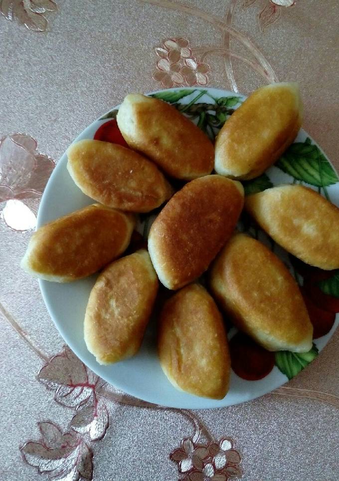 Пиріжки з вишнями