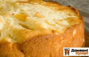 Пиріг з яблуками і корицею в мультиварці