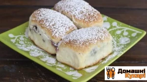 Пиріжки з варенням в духовці