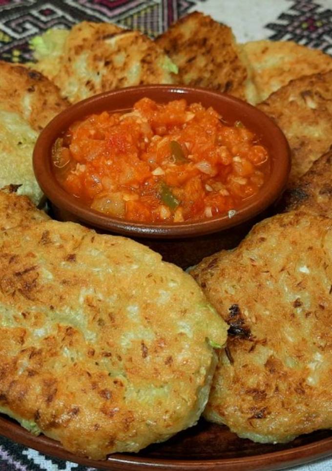 Пісні капустяні оладки на дріжджах/Українська кухня