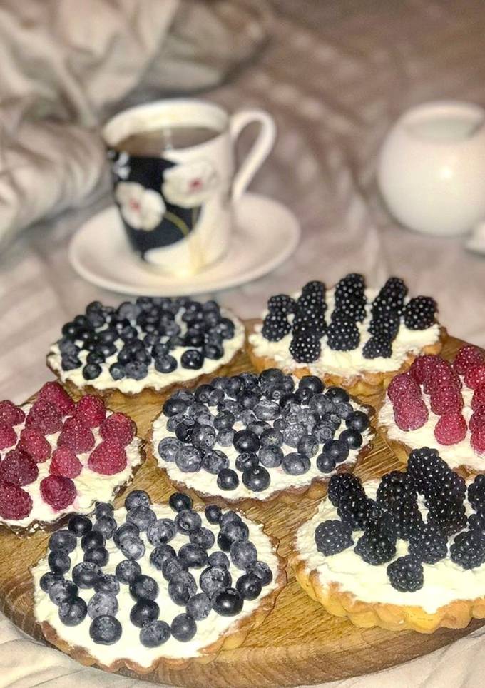 Пісочні тарталетки з сирним кремом і ягодами🍓