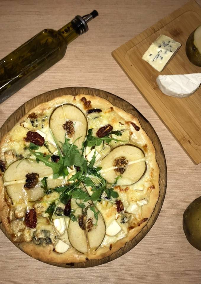 Піца Б‘янка з грушею і 4 сирами 🍐