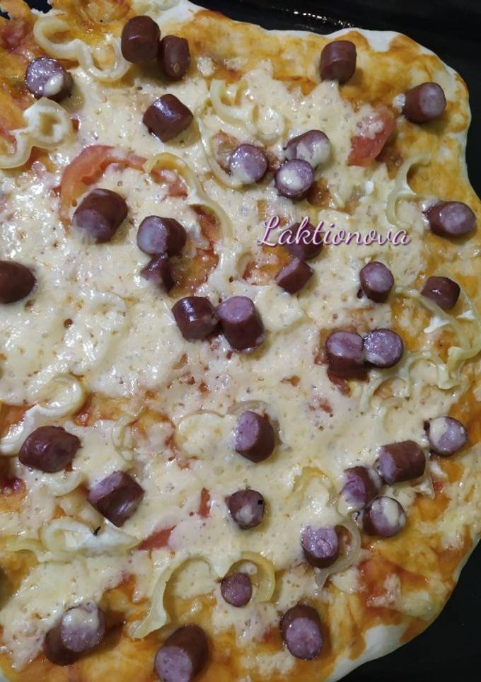 Піца з мисливськими ковбасками