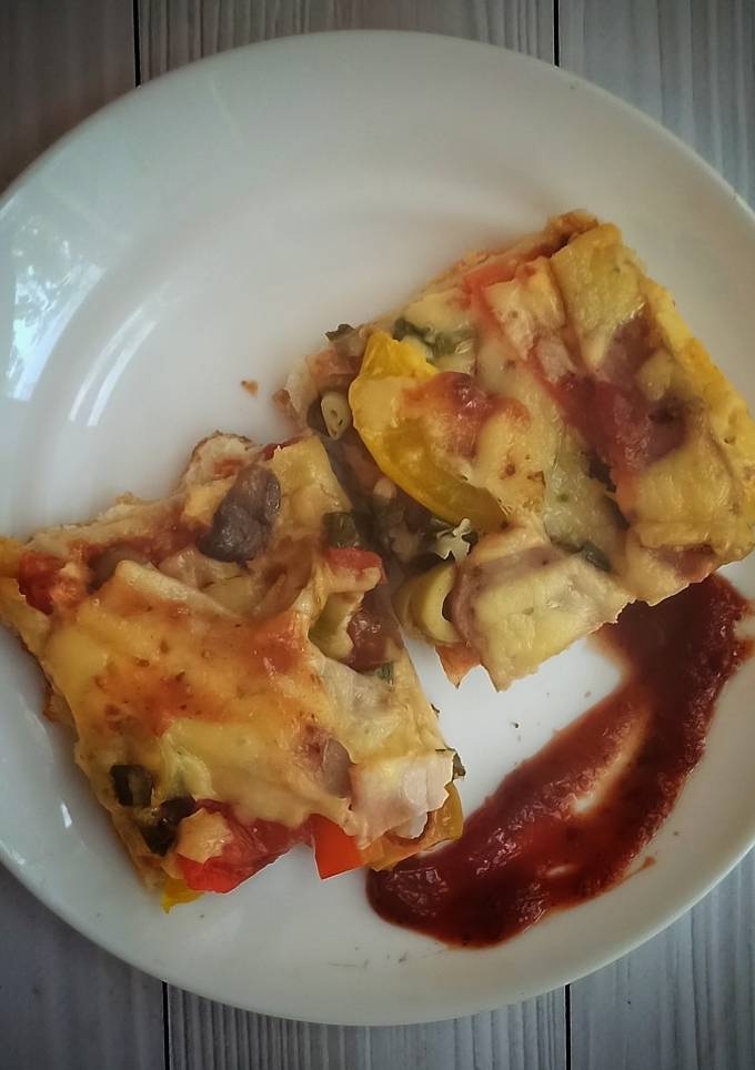 Піца 🍕 з оливками, бужениною та овочами