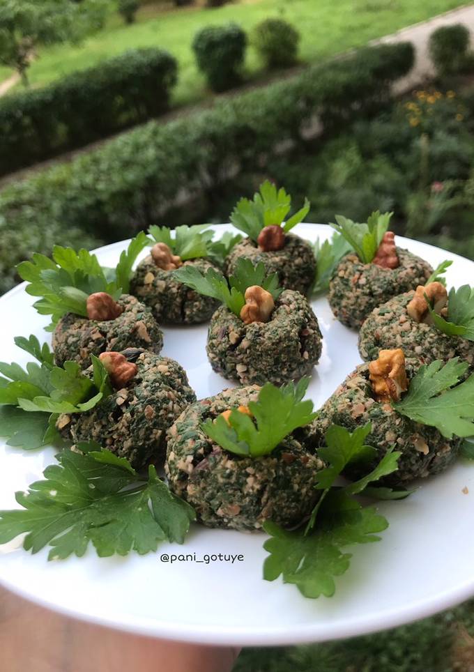 Пхалі з бурякової гички