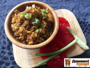 Плов з сочевиці з куркою в мультиварці