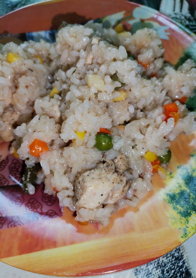 Рис з овочами та куркою