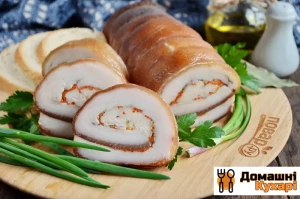 Рулет з сала зі шкіркою