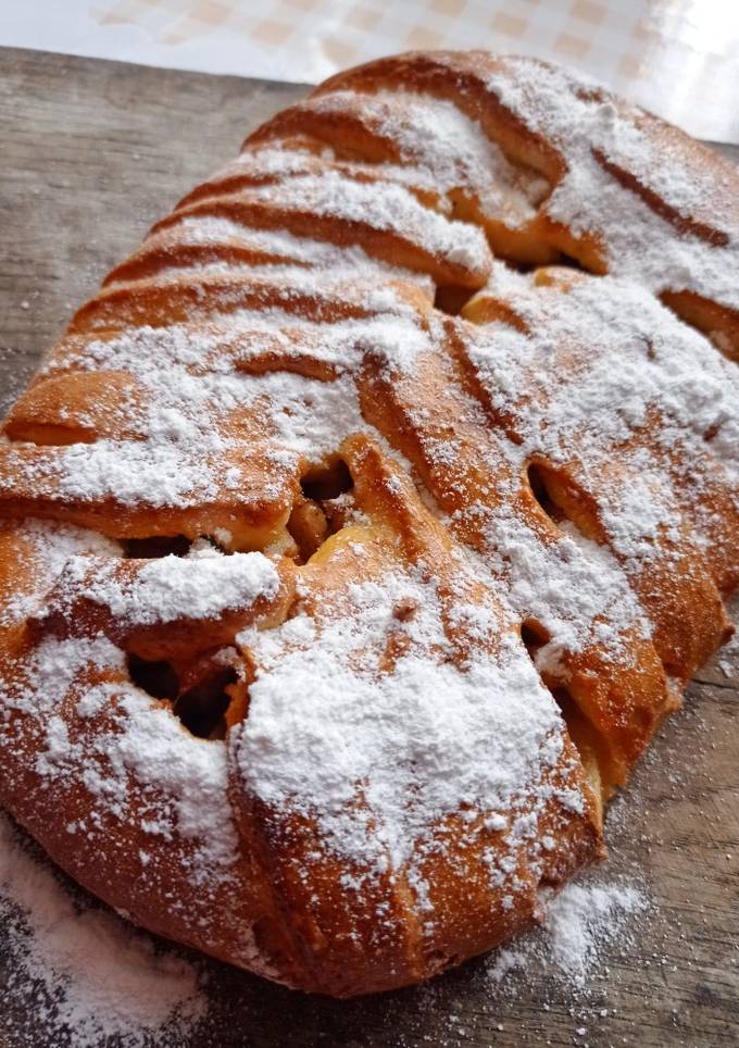 🍞Сирна плетенка з яблуками🍞