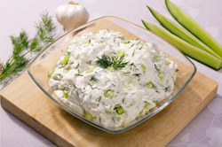 салат тракійський (молочний салат)