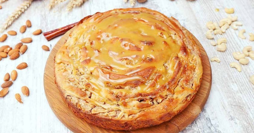 яблучний пиріг з карамеллю - готуємо з покроковими фото