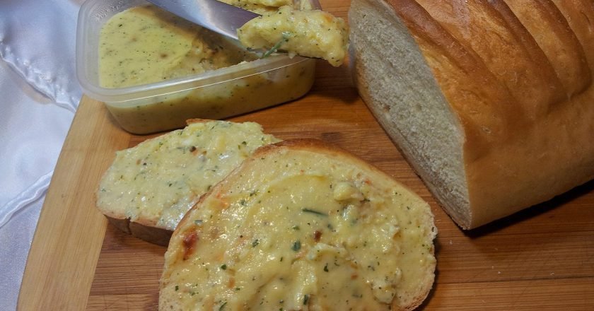 плавлений сир з печерицями - готуємо з покроковими фото