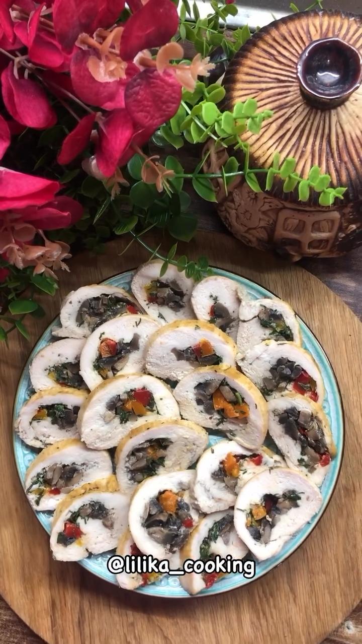 Курячі рулети з грибами😋