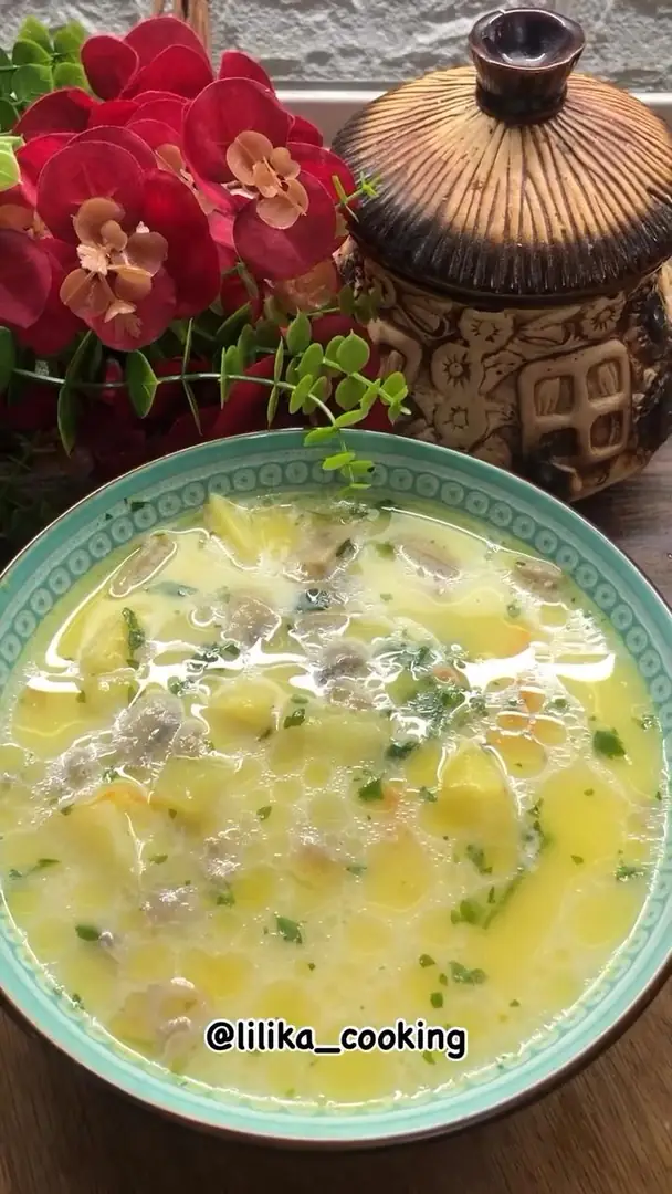 Грибний суп з плавленим сиром😋