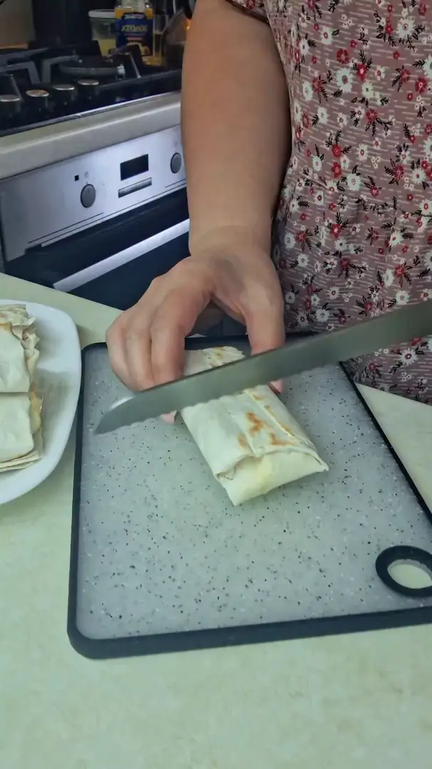 Пиріжки з лаваша ( з кисломолочним сиром та 🍒🍒🍒)