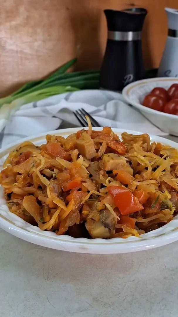 Капуста з печерицями
