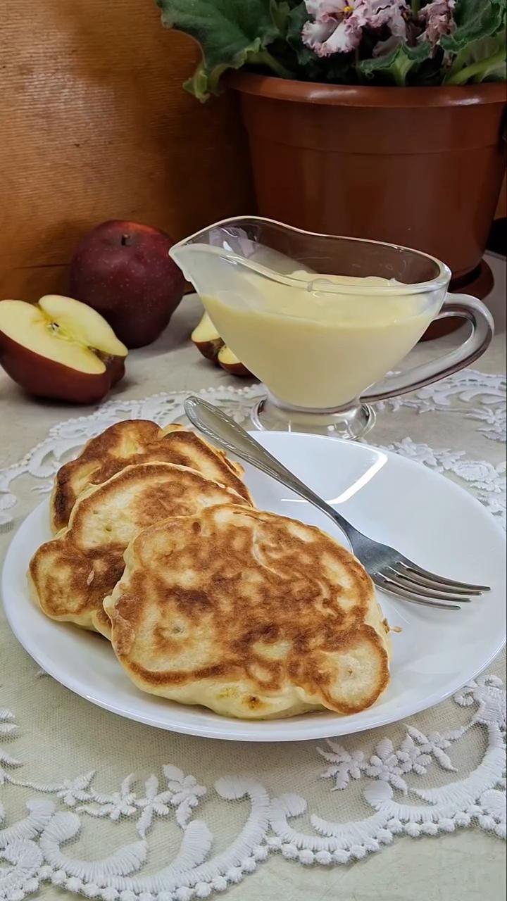 Яблучні оладки