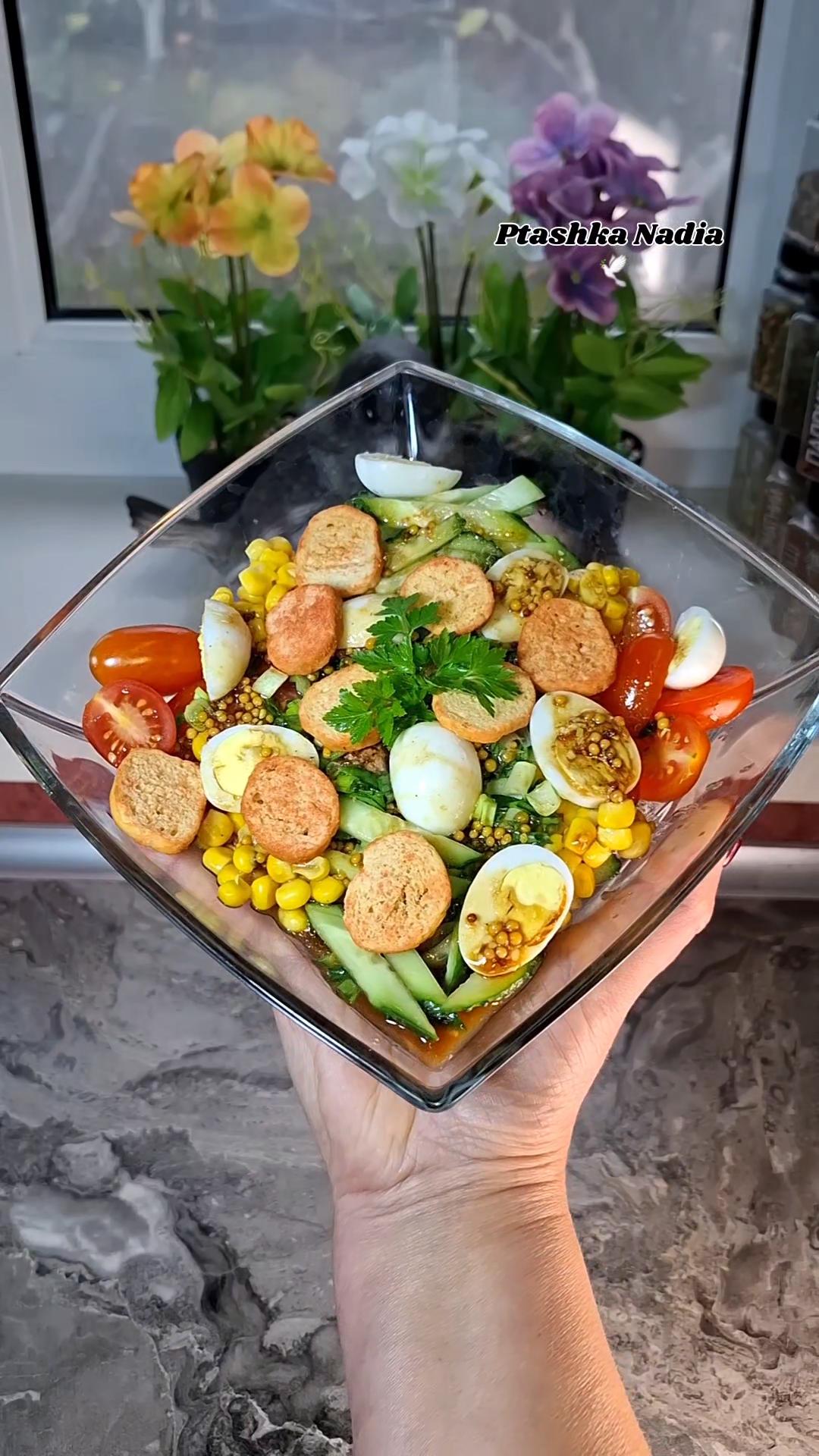 САЛАТ ІЗ ТУНЦЕМ