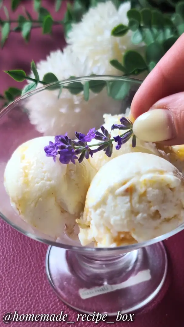 🍦 Домашнє мармурове морозиво з джемом Це базовий рецепт «Plombir», який завжди виходить ідеальним, без кристаликів льоду, навіть без морозивниці.