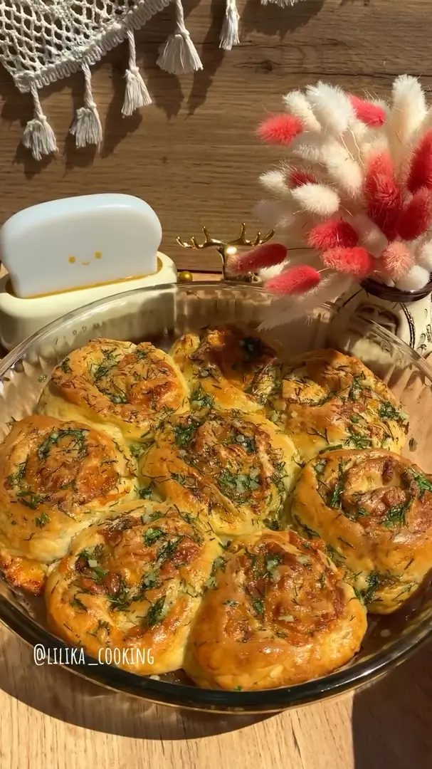 Сінабони з часником, сиром та зеленню🤤