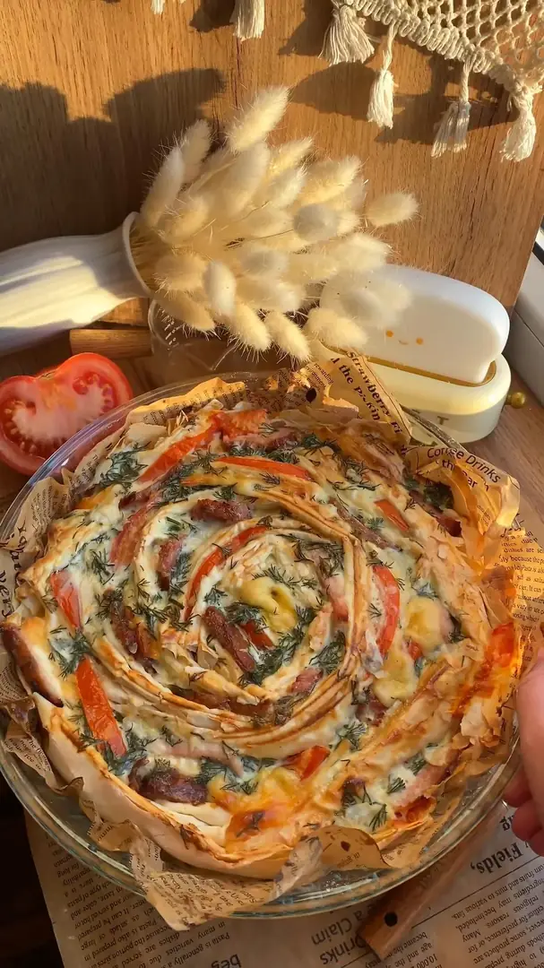 Ніжний пиріг з шинкою та ковбасою🤤