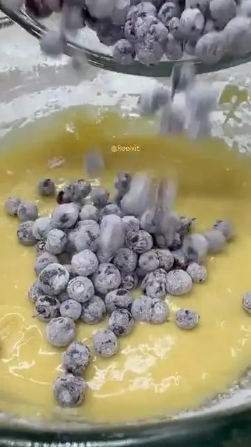 Мега швидкий святковий пиріг з чорницею 🫐
