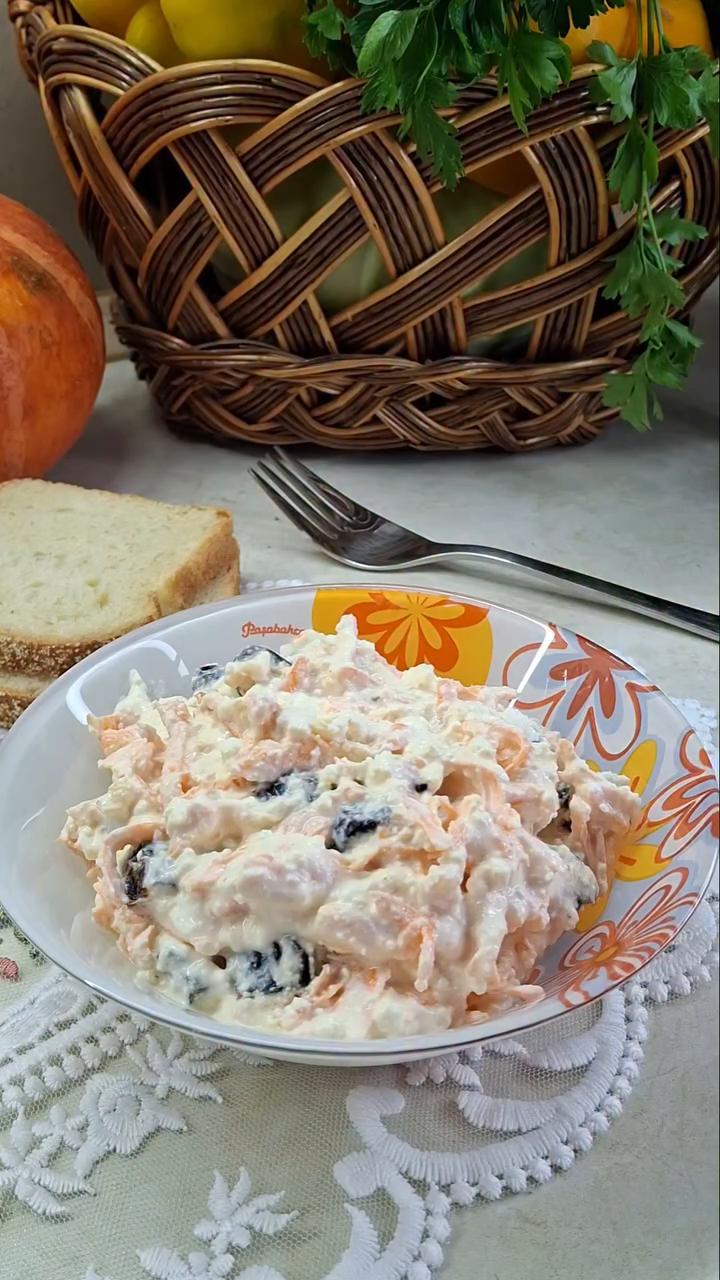 Салат з кисломолочного сиру та моркви