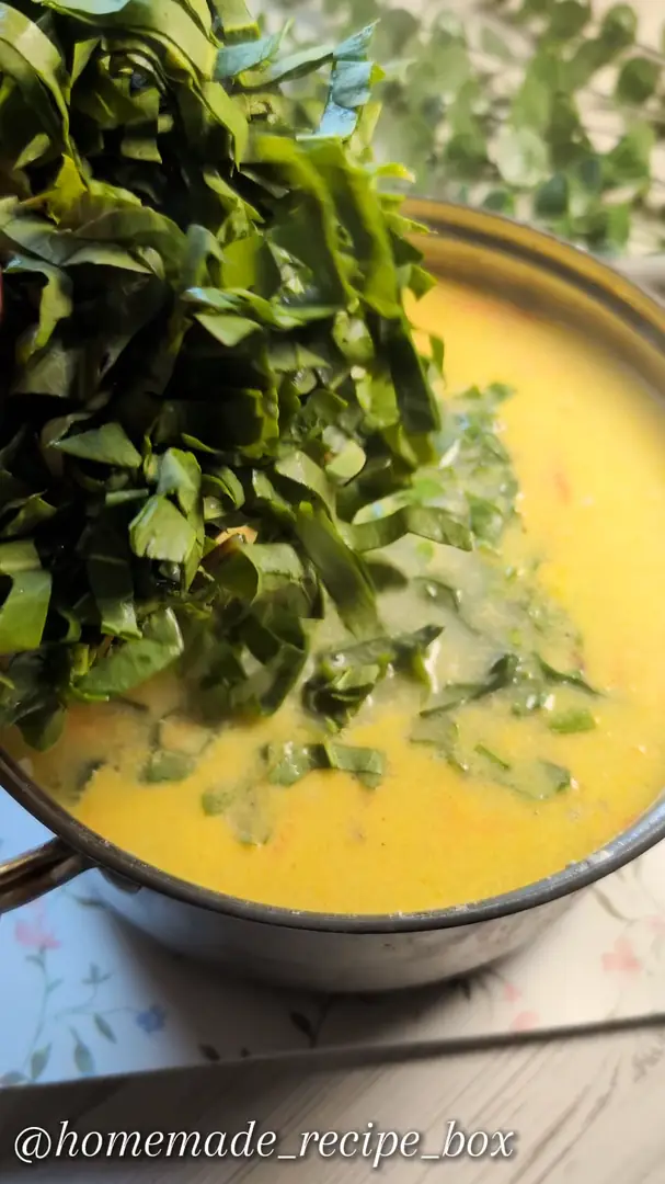 Зелений борщ "Оксамитовий" (з рисом)