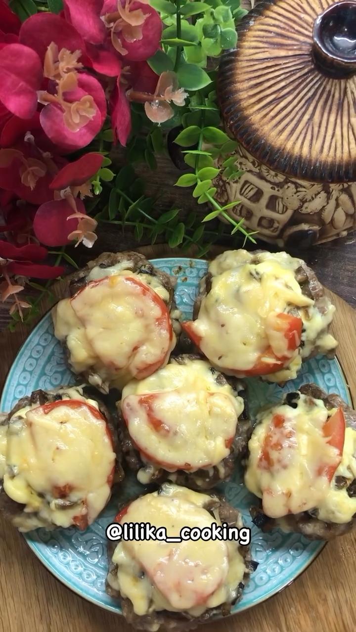 Гнізда з шампіньонами та фаршем😋