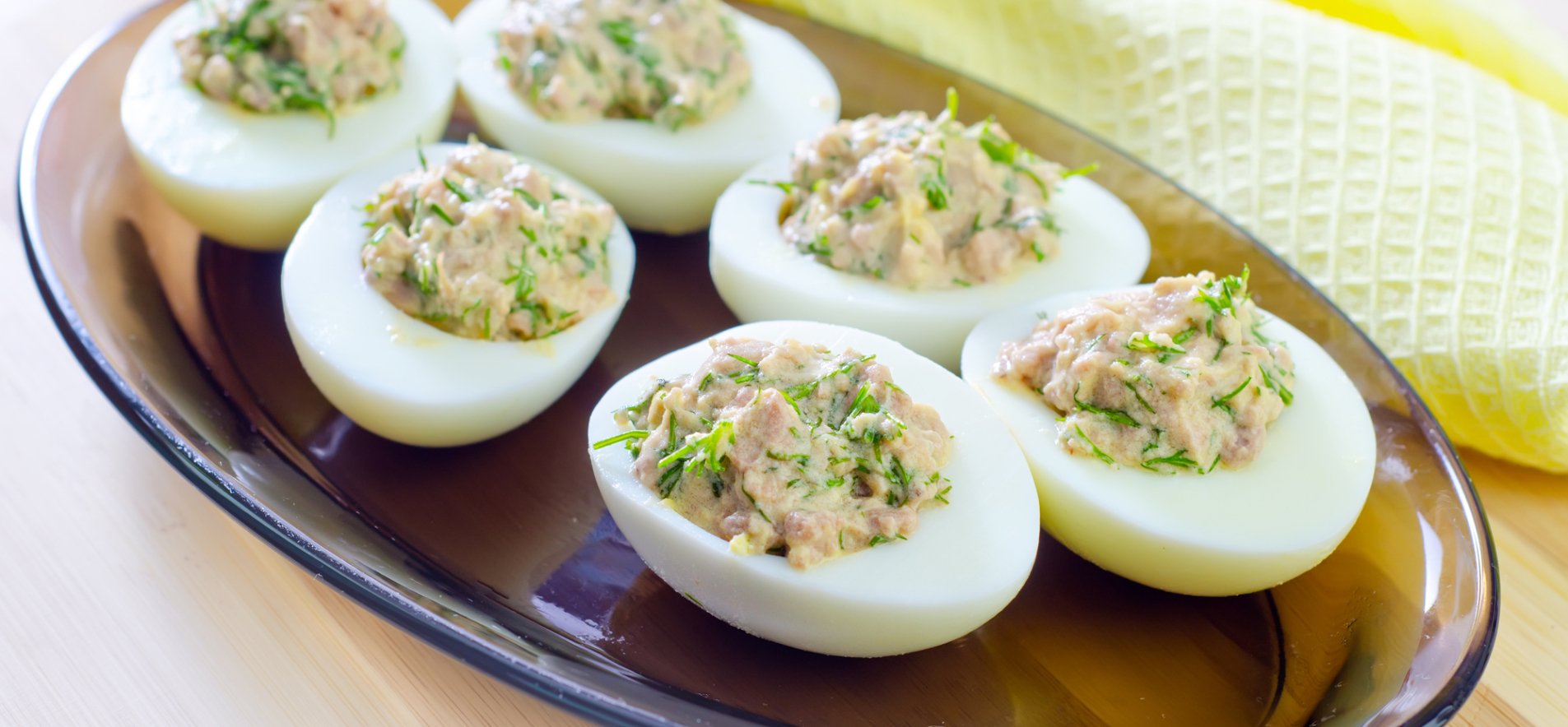 Перепелині яйця, фаршировані курячою печінкою