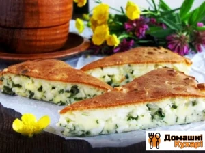 Заливний пиріг з зеленою цибулею і яйцем
